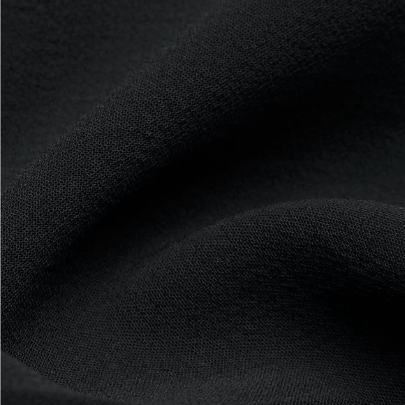 ARITZIA The Effortless Pant™ Cropped PERFECT CONDITION - Picture 7 of 9